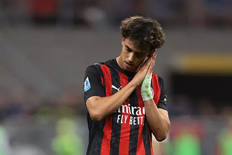 بعد نهاية فترة استعارته.. ميلان يعلن رحيل جواو فيليكس